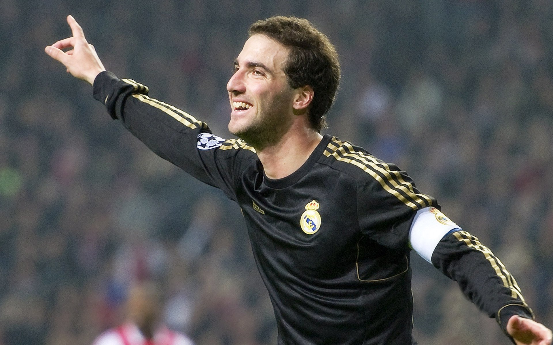 “阿仙奴攻势强劲,热刺能否挡住?”