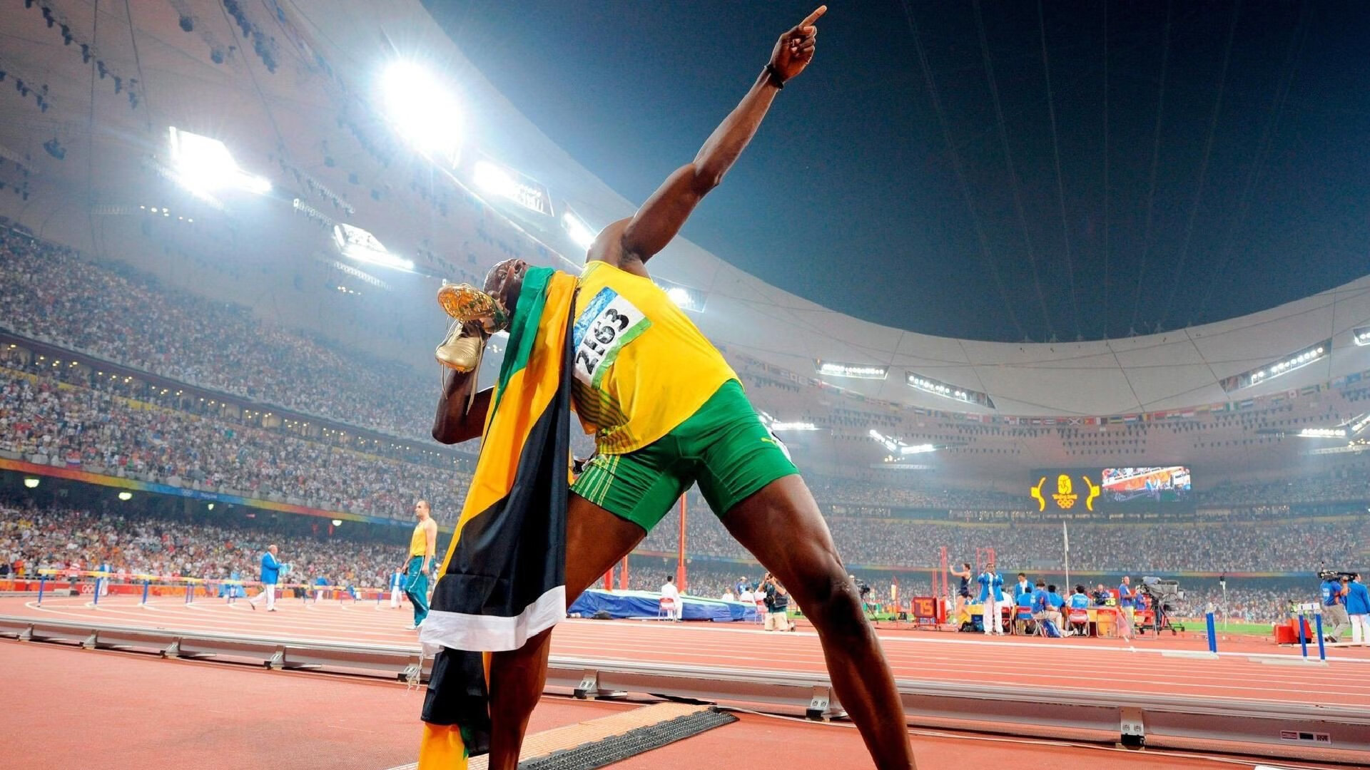 国际热身赛U23国足逆袭 球迷情绪振奋，国足热身赛30万